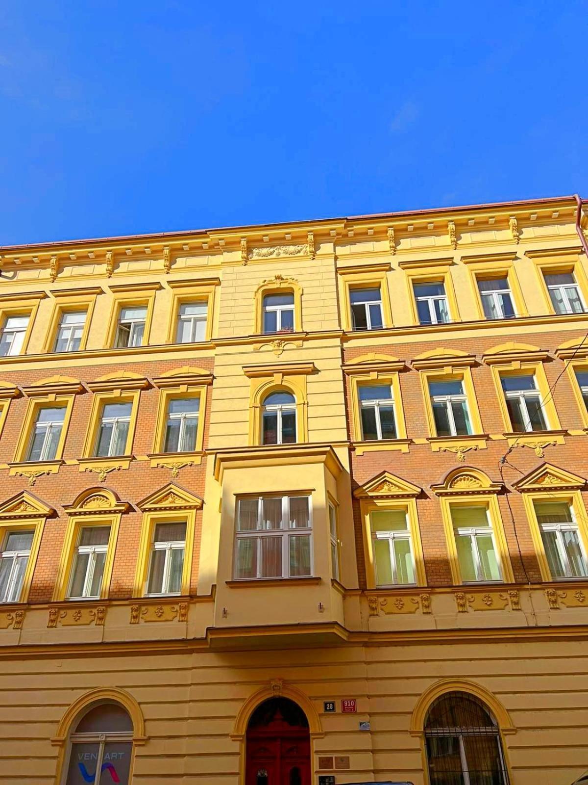 Mezonetovy Apartman V Centru Prag Exterior foto